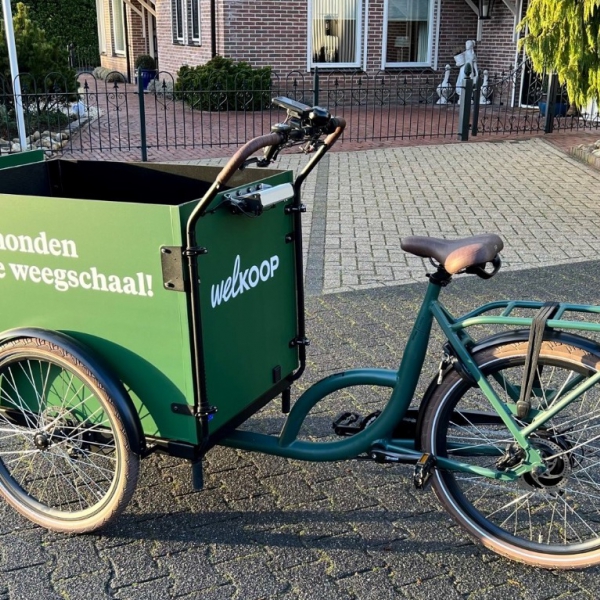 Electrische bakfiets met custom made opbouw voor het wegen van honden